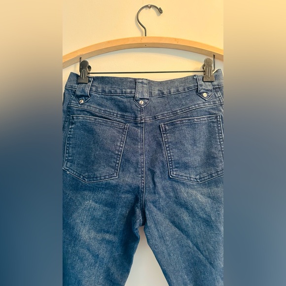 4/$50 NWT Stylish cropped Blue Jeans for Women - Picture 6 of 6